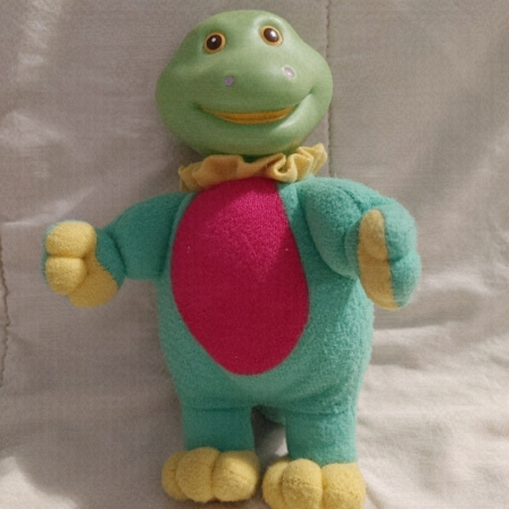 𝅺soma Barney lookalike 1990s